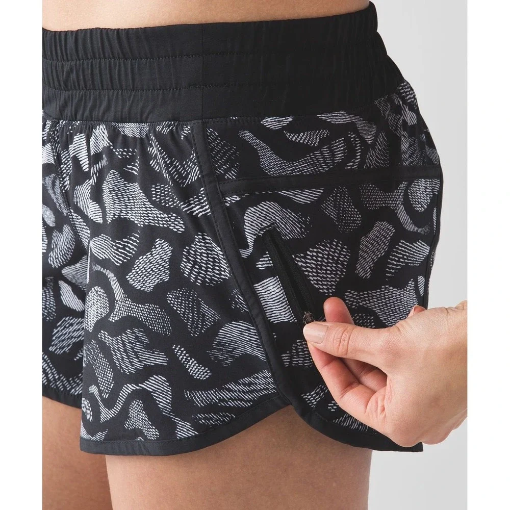 Lululemon Tracker Short IV Women 10 Black White Mini Warp Athletic Running Yoga
